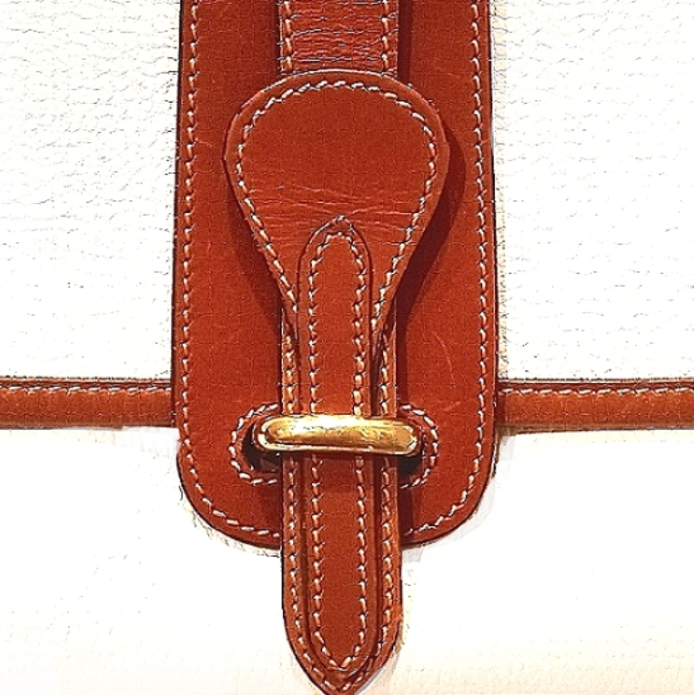 Dooney & Bourke Classic White Pebble Leather Shoulder Bag Pre-owned - Picture 7 of 15